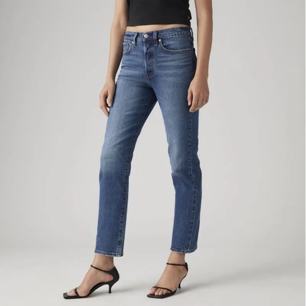 Levis Premium Wedgie Straight Jeans 31 Light Wash Raw Hem High Rise Button Fly